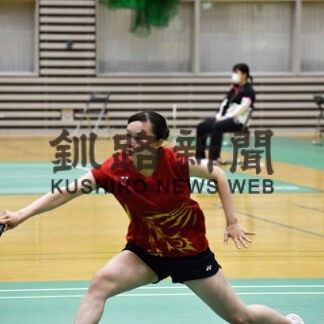 瀧ケ平（武修館３年）３冠達成　女子の田嶋（釧北陽３年）も　高体連バドミントン_1(2022-05-27)