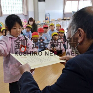 釧新母の日似顔絵展表彰　南谷さんに釧路新聞社賞(2022-05-14)