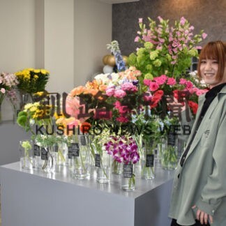 フローリスト・ＰｅｔｉｔＣｈｉｅｎオープン　人気生花　多彩に陳列(2022-05-27)