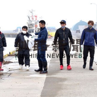 漁港内安全で快適に　漁協青年部連絡協３年ぶりに清掃活動(2022-05-25)