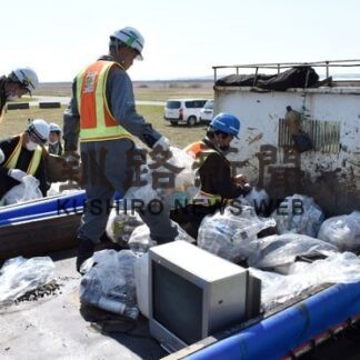岩保木水門周辺を清掃　地域貢献活動に精(2022-05-13)