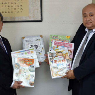 標茶ライオンズク、今年も児童図書寄贈(2022-06-04)