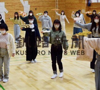 高等看護学院生「能」学ぶ　道教大釧路校の中西准教授が指導(2022-06-05)