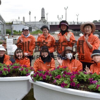 釧路川河畔を「花の散歩道」に　商工会議所女性会50周年で事業(2022-06-21)