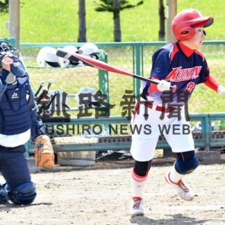 男子釧路公立大　女子釧北陽・江南連合Ｖ　釧新杯ソフトボール(2022-06-06)