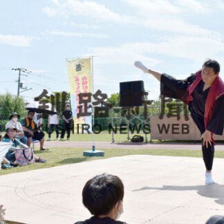 貴乃花さん「雲竜型」披露　白糠で土俵プロジェクト(2022-08-01)