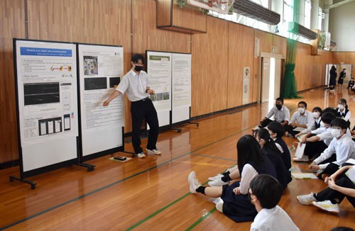 英語で懸命に質疑応答、釧湖陵高生が課題研究発表(2022-07-16)
