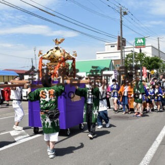 地域に響く〝わっしょい〟釧路八幡宮例大祭で神輿渡御(2022-08-01)