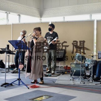 軽快な音楽で会場盛り上げ　Ｍ＆Ｆがコンサート(2022-07-10)