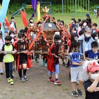 みこし渡御や縁日　城山小でミニもしりや祭り(2022-07-20)