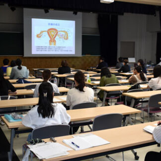 「愛情ある子育て」強調　道教大釧路で性教育講座(2022-07-28)