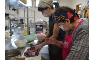 アイヌ料理と刺しゅうに挑戦　白糠で二つの講座(2022-07-19)