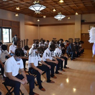 クレインズ、今シーズンの必勝祈願　アジアリーグ開幕控え(2022-08-27)