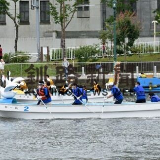 港まつりにぎわう　市民踊り盛況、舟漕ぎ熱戦_1(2022-08-07)