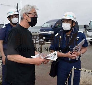 安全操業、事故防止を　根室海保 サンマ棒受け網漁本格化前に指導(2022-08-13)