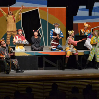 ユーモア交え歌や踊り　浜中の小学生　芸術鑑賞会楽しむ(2022-08-25)