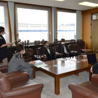 中嶋さん最優秀賞　エッセーコンテスト、厚岸大橋テーマに(2022-08-26)