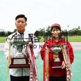 鳴川（釧明輝２年）ハンマー投げⅤ最優秀　女子は３冠の鈴木（釧湖陵２年）(2022-08-29)