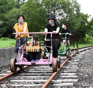 夏休み奥行臼トロッコまつり　親子連れらでにぎわう_1(2022-08-20)