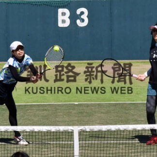 Ｖ目指し白熱ラリー　北北海道都市対抗テニス(2022-08-28)
