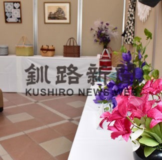 祖父母の似顔絵いいね！　シルバー作品展も_1(2022-09-14)