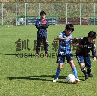 ゲーム要素交え団員練習　元日本代表がサッカー指導(2022-10-29)