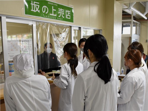 特製健康弁当 学生に無償提供 釧路短期大学(2022-10-13)