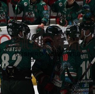 クレインズ、横浜に大勝　アジアリーグ、齊藤躍動２発(2022-10-30)