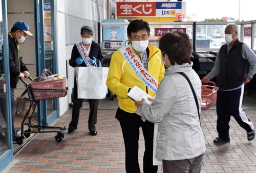 ポイ捨てやめて マチをきれいにする推進協が街頭啓発 (2022-10-19)