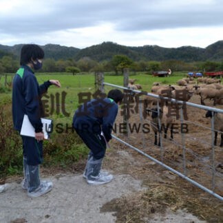 ４施設で１次産業の現状や課題など学ぶ　白糠高１年生(2022-10-27)