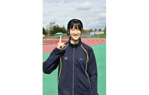 佐藤(鶴居中2年)全道3大会入賞 陸上・走り幅跳び(2022-10-24)