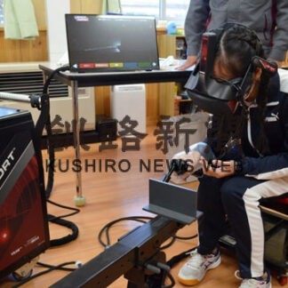 山花小中生、バーチャルで溶接体験(2022-10-26)