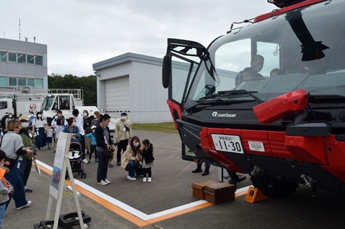 特殊車両間近で実感、3年ぶり釧路空港でそらフェス(2022-10-03)