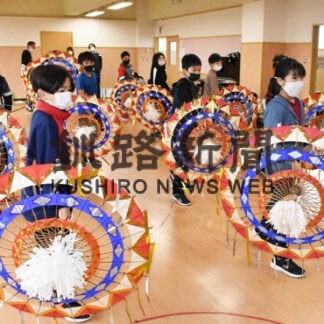 鳥取傘踊りに挑戦　美原小で保存会出前授業(2022-10-04)