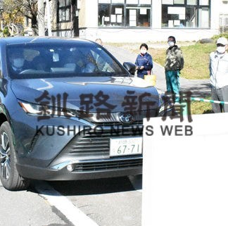 夜間歩行の危険性学ぶ　高齢者向け講習会　中標津町交通安全協会(2022-11-02)