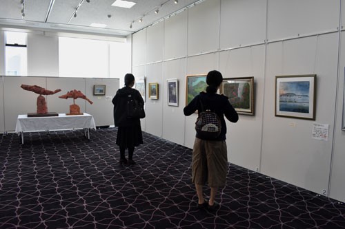 入賞彫塑作品など18点 「ノワール」美術展(2022-11-24)