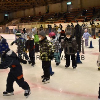 スケートの楽しさ子供たちが体験　桜が丘ひぶなク教室(2022-11-24)