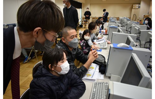 ゲーム作り、プログラミングで 釧路で親子体験教室(2022-12-21)