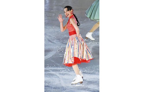浅田真央さん釧路のリンクで舞う アイスショー開幕_1(2022-12-04)