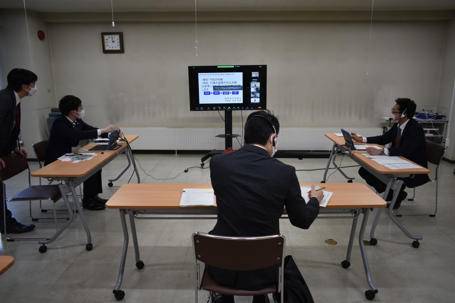 安全教育に理解 小中高教職員がウェブ会議(2022-12-13)