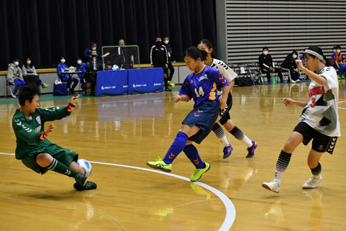 釧路リベラルティ4強 準決勝敗退も意地 フットサル全道U―15女子選手権(2022-12-18)