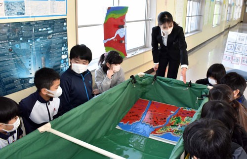 津波の仕組み 分かったよ! 音別小で防災出前授業(2022-12-22)