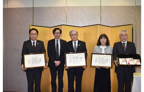 釧根地区交通育英会に寄付 故重井弘美基金などに感謝状(2022-12-21)
