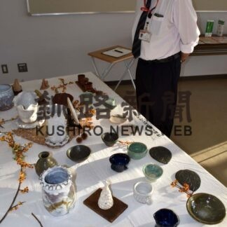 皿や花瓶３０点展示 磯分内陶芸同好会(2022-12-15)