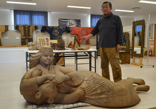 貴重なアイヌ工芸品40点 「なつかし館」協力し文化展 (2022-12-11)