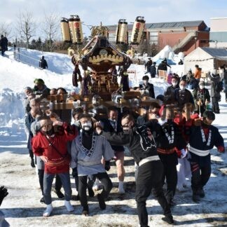 くしろ冬まつり最終日、寒風神輿が会場内渡御(2023-02-06)