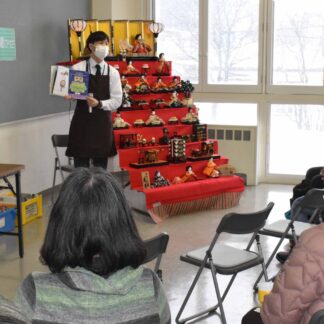 読者の楽しさ感じて　根室市図書館で大人に読み聞かせ(2023-02-17)