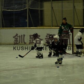 園児、児童に基礎伝える　クレインズ選手ら釧路でアイホ教室(2023-02-12)