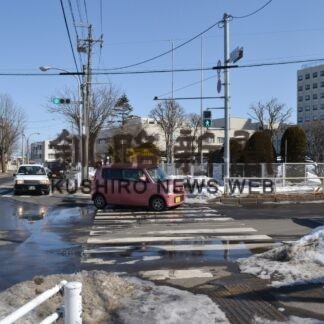 釧路市立病院交差点改修、新棟建設前に道路拡幅(2023-03-18)