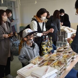 弁当、日用品を無料配布　こどもごはんプロジェクト(2023-03-21)